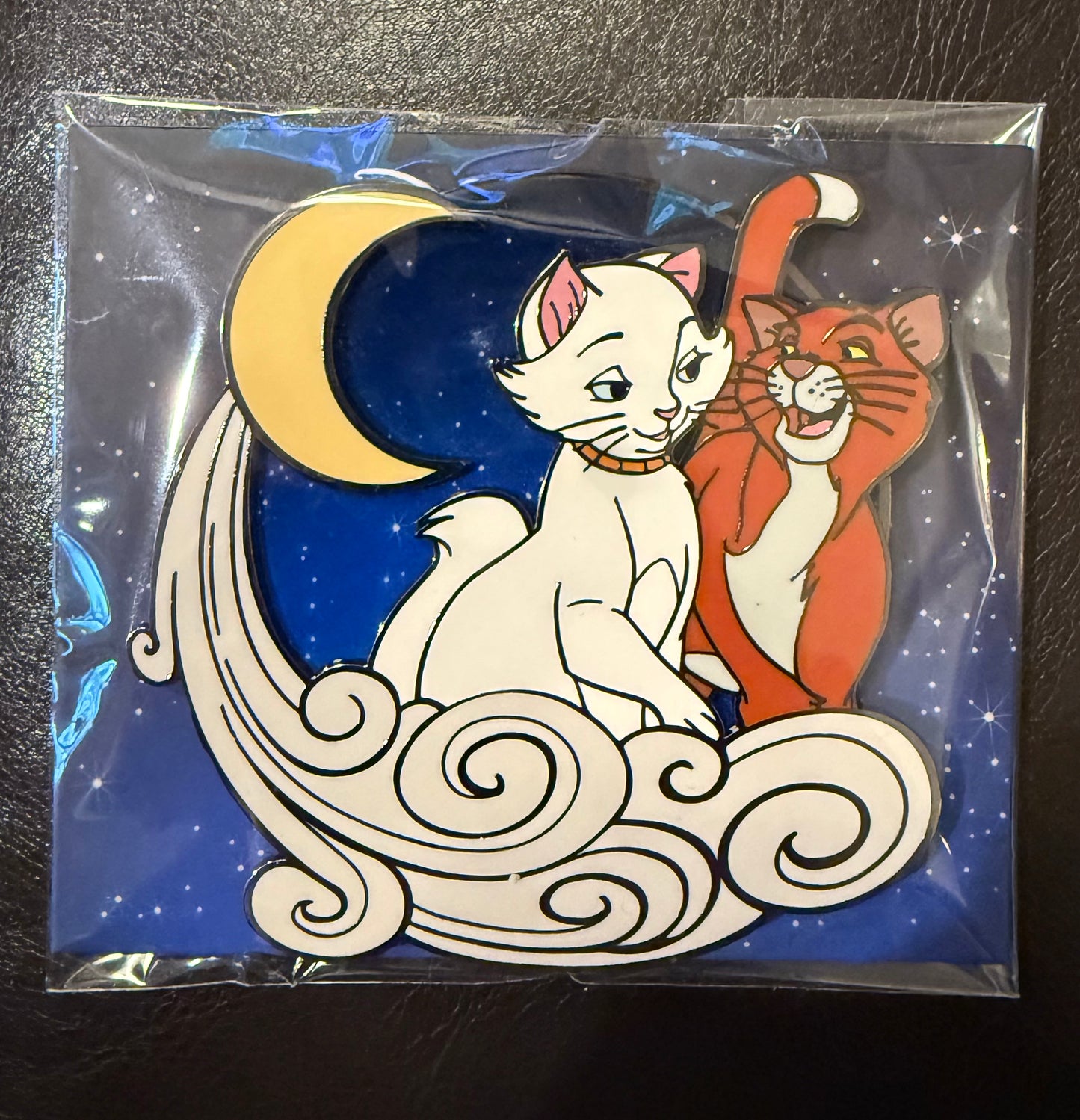 Duchess and Thomas O’Malley Moon Jumbo B4