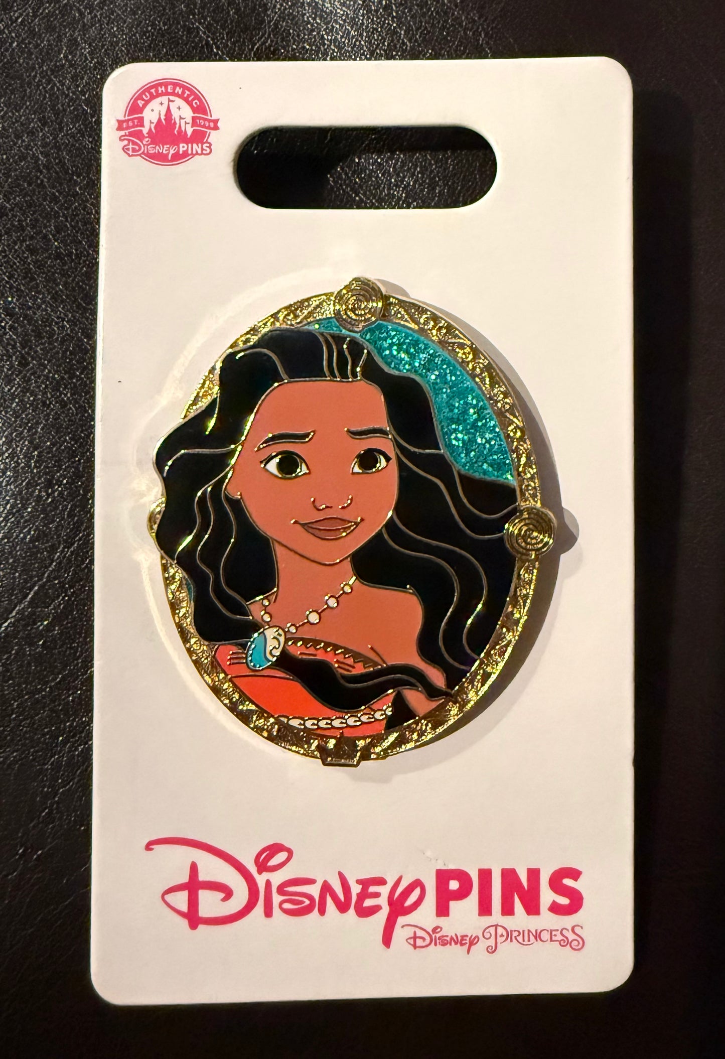Moana Gold Portrait Frame B8