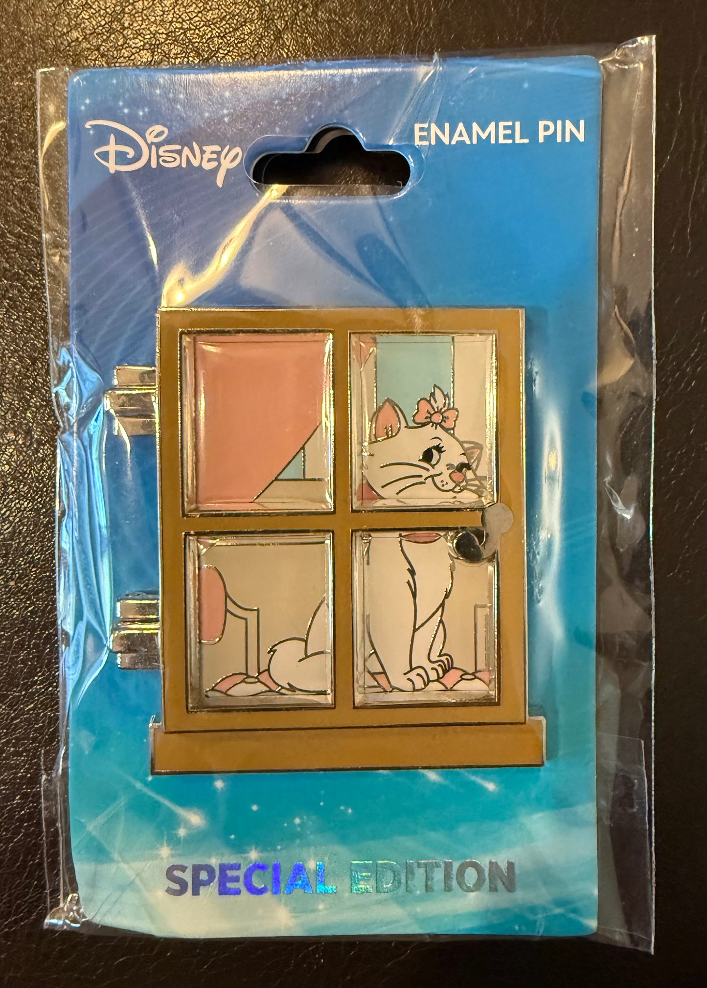 Marie Disney Cats in Windows Hinged B3