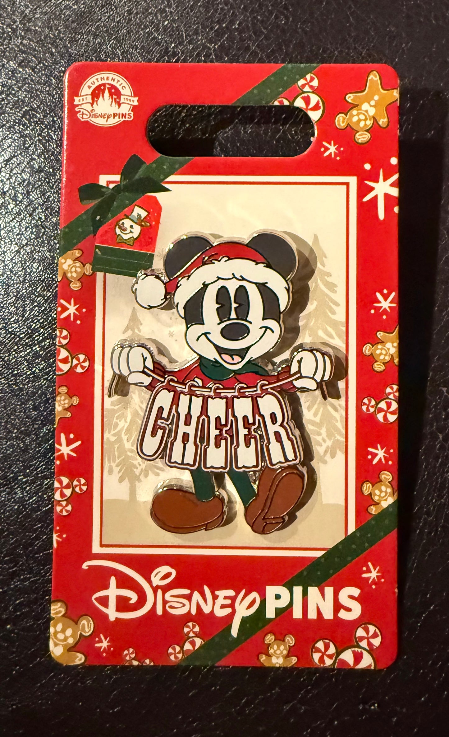 Mickey Cheer Holiday B10