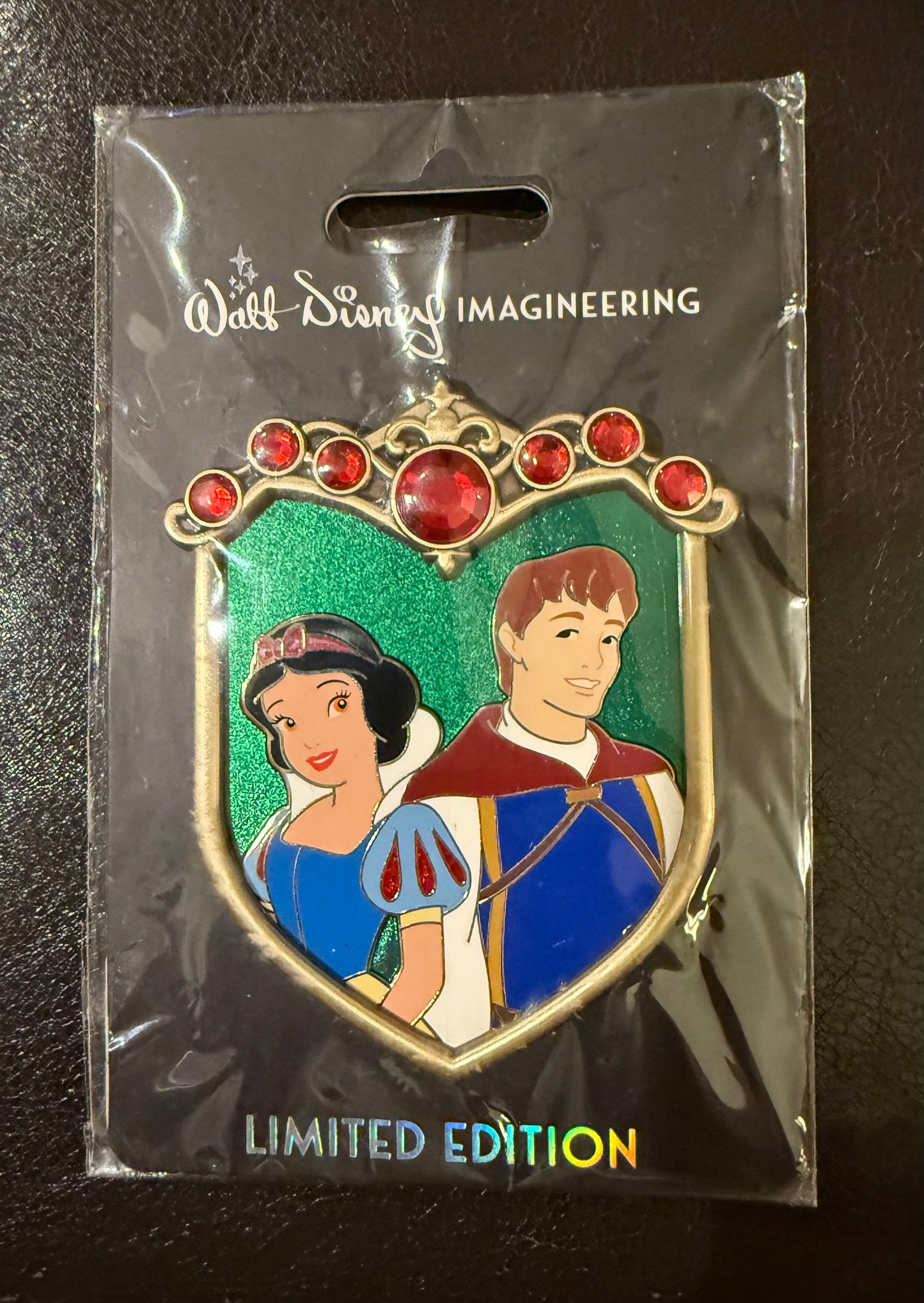 Snow White and Prince Florian Couples Crest B9