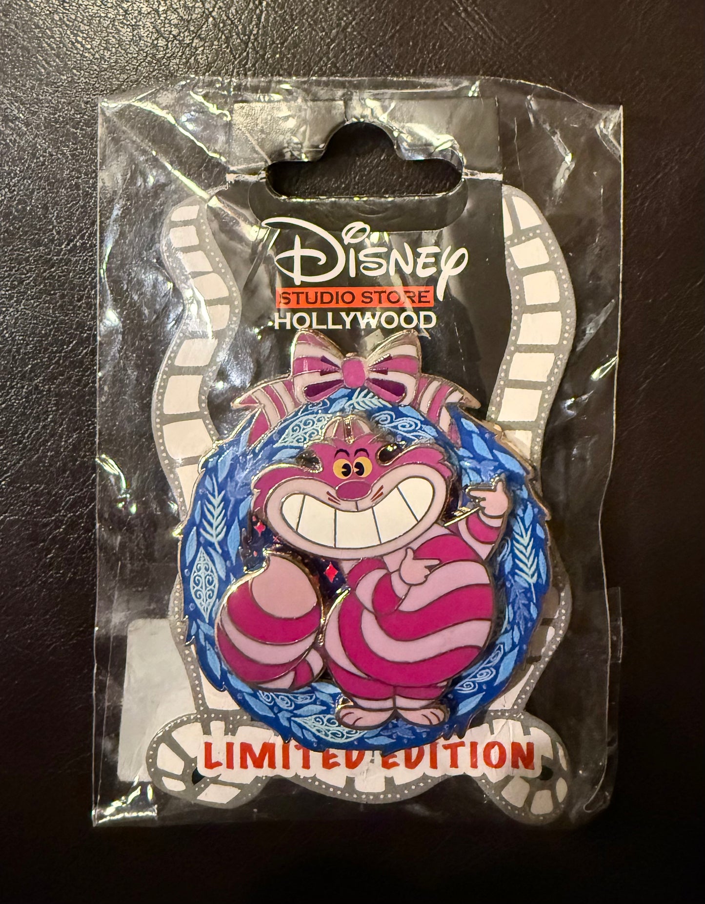 Cheshire Holiday Cat Wreath B5