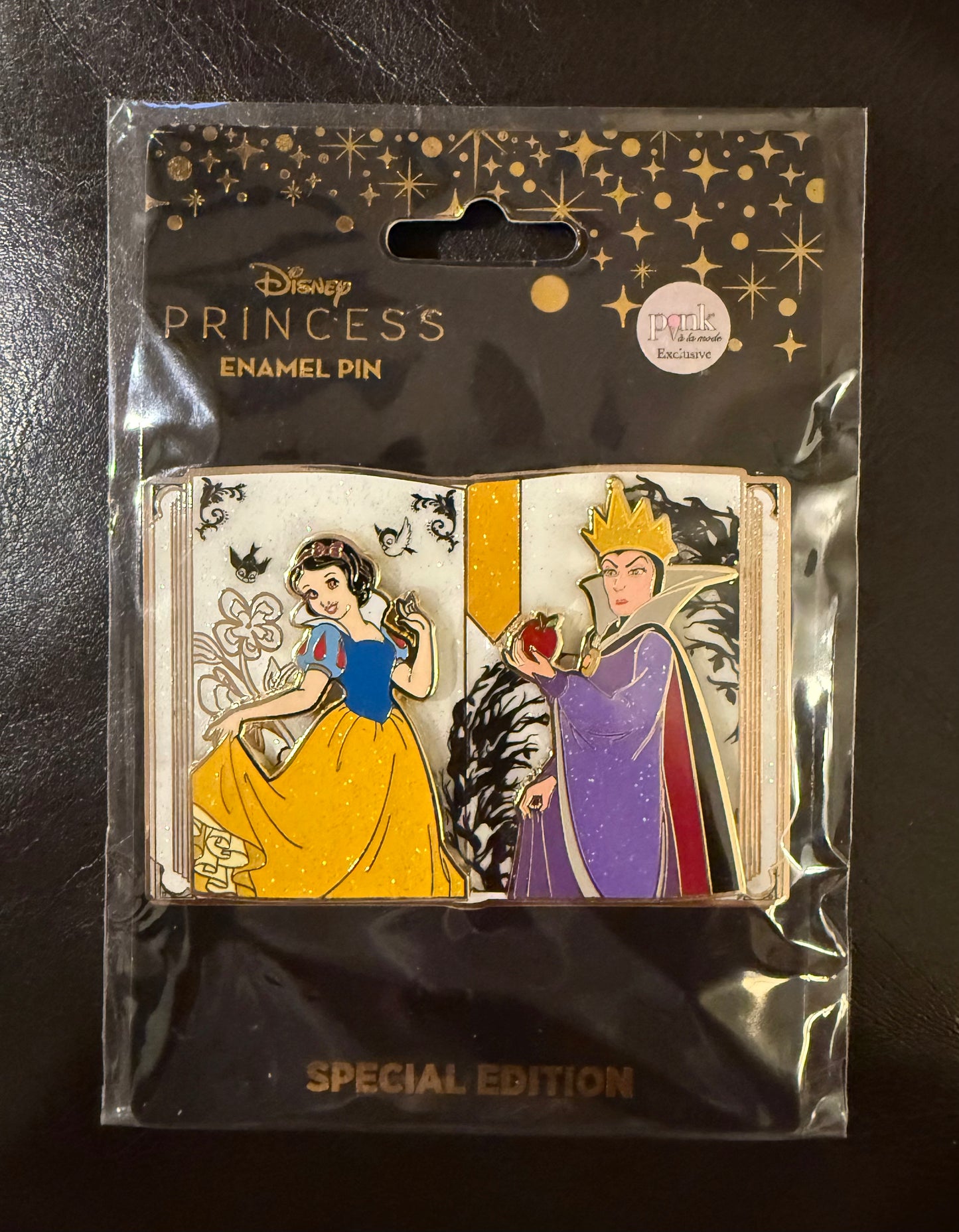 Snow White and Evil Queen Storybook Series Chaser B9