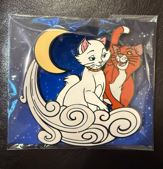 Duchess and Thomas O’Malley Moon Jumbo B4
