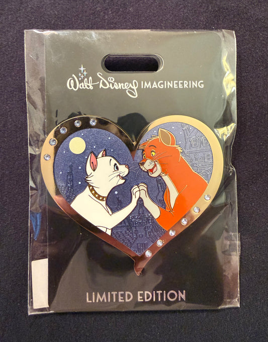 Duchess and Thomas O’Malley St. Valentine’s Day Gem Hearts Jeweled B1