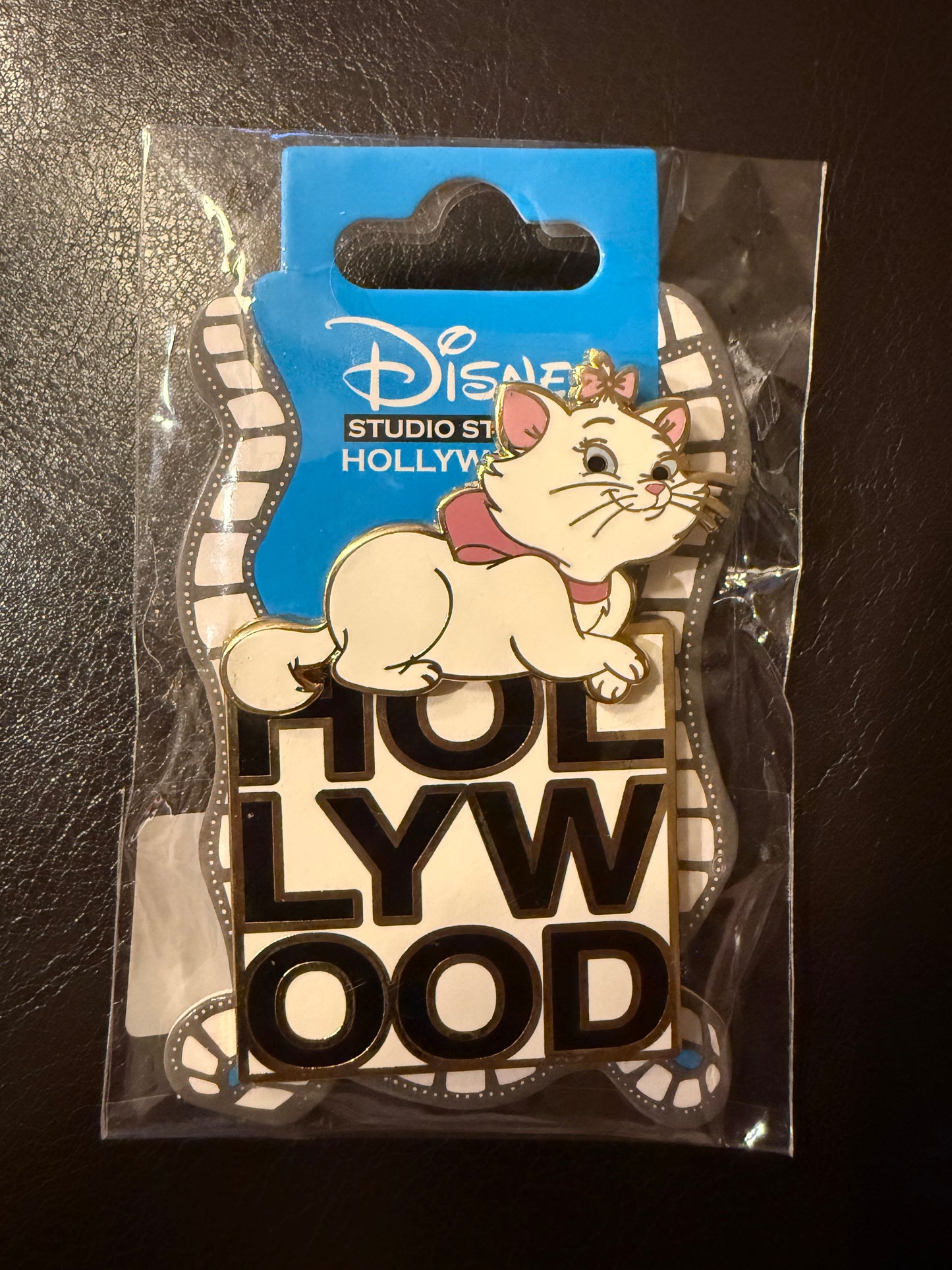 Marie Hollywood B2